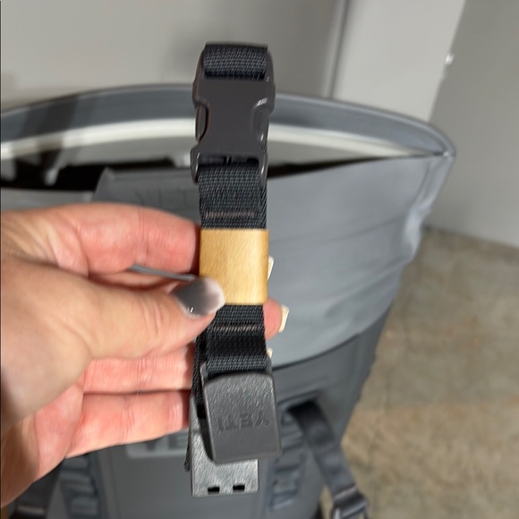 YETI M12 Gray Backpack Cooler - Picture 4 of 8